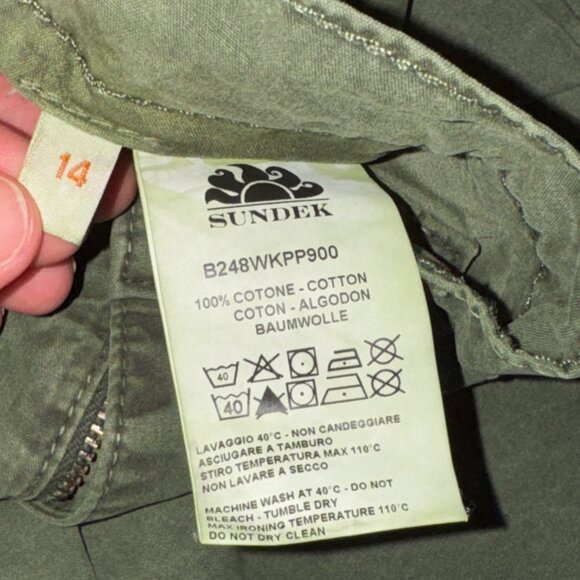 Sundek Boy CARGO SHORTS IN GARMENT-DYED FABRIC WITH RAINBOW - Picture 9 of 12